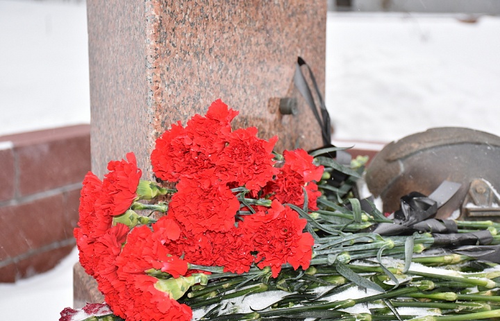 Памяти павших достойны...