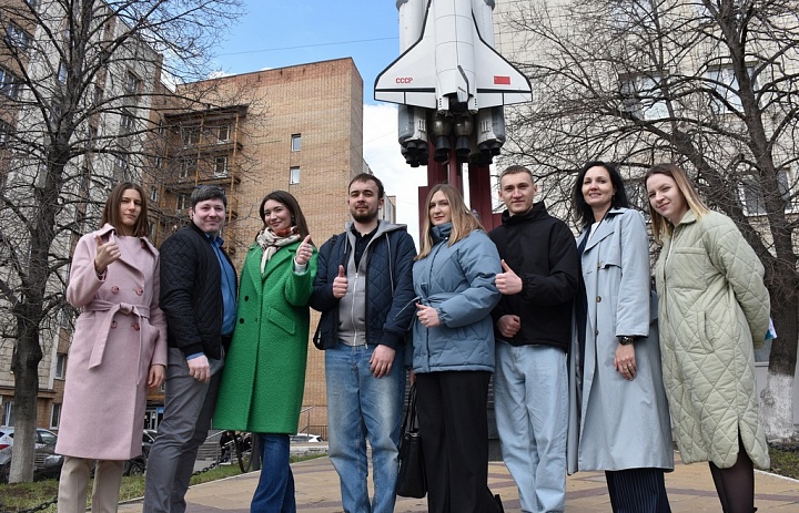 Торжественная линейка в честь первого полета в космос